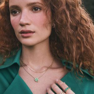 Clover Gold Short Pendant Necklace - alternate view