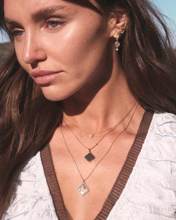 0.17 ct Heirloom Dira 14k Yellow Gold Locket Short Pendant Necklace - view 2