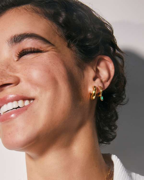 Small Bold Tube Hoop Earrings in 18k Gold Vermeil - view 2